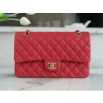 𝐂𝐇𝐀𝐍𝐄𝐋 Classic Flap washed cowhide is made from the most delicate calves just born Washed fetal cow Medium Large red ❤