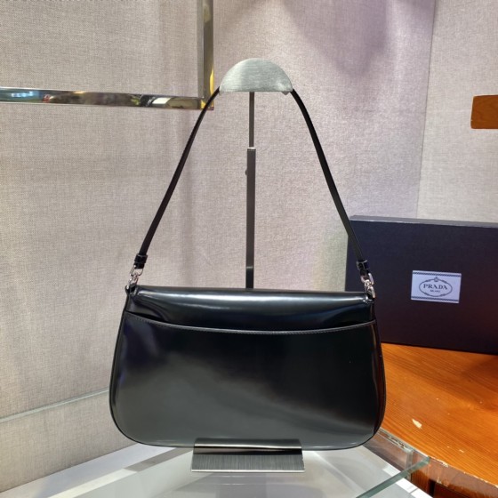 𝐏𝐑𝐀𝐃𝐀 New long underarm bag