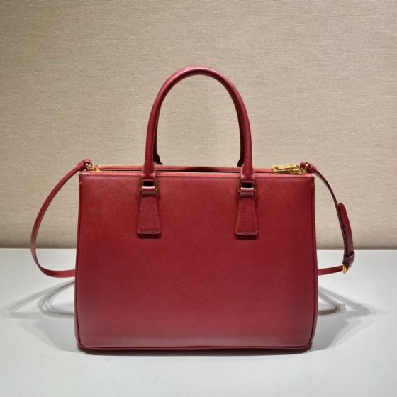 𝐏𝐑𝐀𝐃𝐀 Classic favourites 1BA274