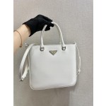 𝐏𝐑𝐀𝐃𝐀 Large Toilet Bag 1BA330