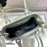 𝐏𝐑𝐀𝐃𝐀 Small Towing Bag 1BA331