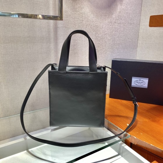 𝐏𝐑𝐀𝐃𝐀 New Women's Bag 1BG418