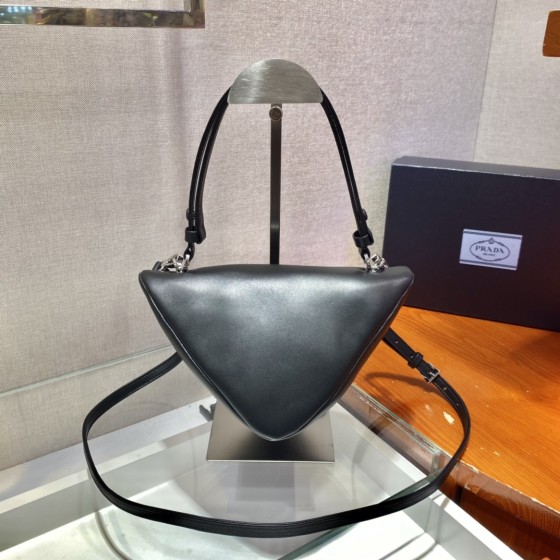 𝐏𝐑𝐀𝐃𝐀 New Women's Bag  1BA315