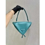𝐏𝐑𝐀𝐃𝐀 New Women's Bag  1BA315
