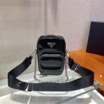 𝐏𝐑𝐀𝐃𝐀 1BH183 Mini handbag