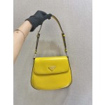 𝐏𝐑𝐀𝐃𝐀 Large flap w/ double shoulder strap 1BD303