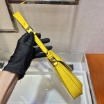 𝐏𝐑𝐀𝐃𝐀 Large flap w/ double shoulder strap 1BD303