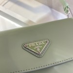 𝐏𝐑𝐀𝐃𝐀 Large flap w/ double shoulder strap 1BD303