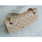 𝐂𝐇𝐀𝐍𝐄𝐋 Classic Flap washed cowhide is made from the most delicate newborn calf Washed fetal cow Small Champagne apricot 🥂