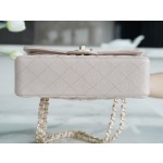 𝐂𝐇𝐀𝐍𝐄𝐋 Classic Flap washed cowhide is made from the most delicate newborn calves washed fetal cow small light apricot