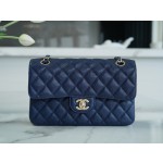 𝐂𝐇𝐀𝐍𝐄𝐋 Classic Flap washed cowhide is made from the most delicate calves just born Washed fetal cow Small Starsky Blue💙