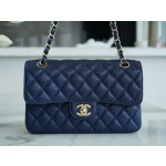 𝐂𝐇𝐀𝐍𝐄𝐋 Classic Flap washed cowhide is made from the most delicate calves just born Washed fetal cow Small Starsky Blue💙