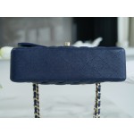 𝐂𝐇𝐀𝐍𝐄𝐋 Classic Flap washed cowhide is made from the most delicate calves just born Washed fetal cow Small Starsky Blue💙