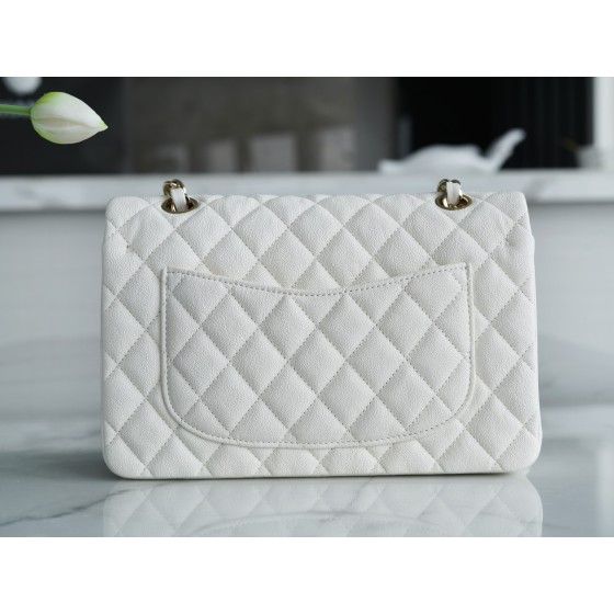 𝐂𝐇𝐀𝐍𝐄𝐋 Classic Flap washed cowhide is made from the most delicate newborn calves washed fetal calf small milkshake white🍦