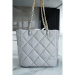 𝗖𝗛𝗔𝗡𝗘𝗟 𝟮𝟮𝗕 19𝑩𝑨𝑮 𝑻𝒐𝒕𝒆 Italy 🇮🇹 Level 1 [Box] Lambskin 🐑 Genuine Leather Light Grey Silver