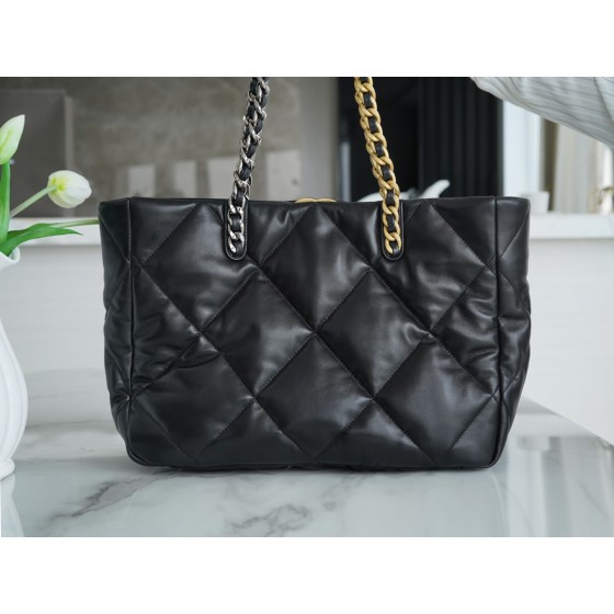 𝗖𝗛𝗔𝗡𝗘𝗟 𝟮𝟮𝗕 19 𝑩𝑨𝑮 𝑻𝒐𝒕𝒆 Italy 🇮🇹 level [box] lambskin 🐑 Genuine Leather Black Gold