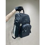 𝐏𝐑𝐀𝐃𝐀 New Shoulder Bag 2VZ135