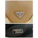 𝐏𝐑𝐀𝐃𝐀 Triangular bag 1NQ043