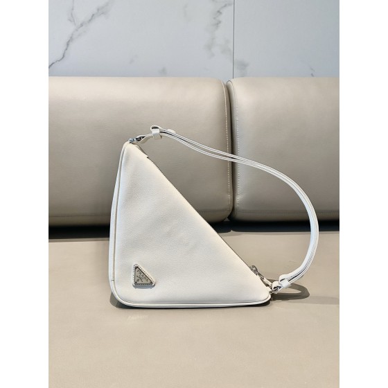 𝐏𝐑𝐀𝐃𝐀 Triangular bag 1NQ043