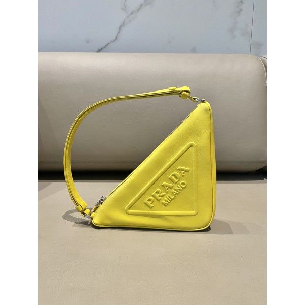 𝐏𝐑𝐀𝐃𝐀 Triangular bag 1NQ043