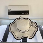 [Chanel Chanel] 2023 new straw wavy sunshade straw hat with ruffles 🤩 beach style, simple and elegant