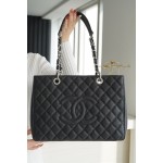 𝐂𝐇𝐀𝐍𝐄𝐋 Classic of 𝑮𝒓𝒂𝒏𝒅 𝑺𝒉𝒐𝒑𝒑𝒊𝒏𝒈 𝑻𝒐𝒕𝒆 (short for ɢsᴛ) 🅶🆂🆃 ✦ Shopping Bag Caviar Black Silver