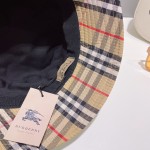 (Burberry) bucket hat
