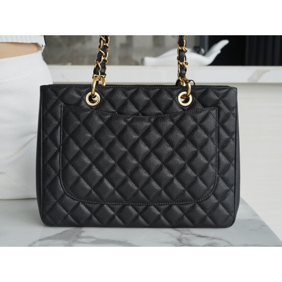 𝐂𝐇𝐀𝐍𝐄𝐋 Classic of 𝑮𝒓𝒂𝒏𝒅 𝑺𝒉𝒐𝒑𝒑𝒊𝒏𝒈 𝑻𝒐𝒕𝒆 (short for ɢsᴛ) 🅶🆂🆃 ✦ Shopping Bag Caviar Black Gold