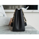 𝐂𝐇𝐀𝐍𝐄𝐋 Classic of 𝑮𝒓𝒂𝒏𝒅 𝑺𝒉𝒐𝒑𝒑𝒊𝒏𝒈 𝑻𝒐𝒕𝒆 (short for ɢsᴛ) 🅶🆂🆃 ✦ Shopping Bag Caviar Black Gold