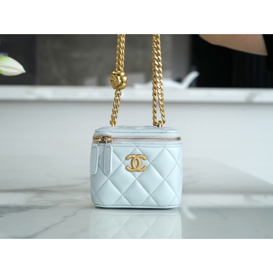 𝗖𝗛𝗔𝗡𝗘𝗟✦ 23s new spring/summer Camellia adjustable buckle small box