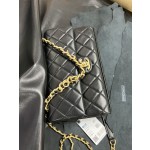 𝗖𝗛𝗔𝗡𝗘𝗟✦ 23p Letter Chain Mouth Flap Bag Genuine Leather