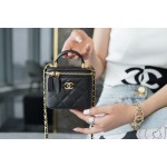 𝗖𝗛𝗔𝗡𝗘𝗟 Spring/Summer 2021 New 𝑴𝒊𝒏𝒊 Box Bag Black