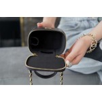 𝗖𝗛𝗔𝗡𝗘𝗟 Spring/Summer 2021 New 𝑴𝒊𝒏𝒊 Box Bag Black