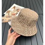 Fendi presbyopic letters 2⃣️ Wearing a fisherman hat