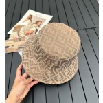 Fendi presbyopic letters 2⃣️ Wearing a fisherman hat