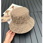 Fendi presbyopic letters 2⃣️ Wearing a fisherman hat