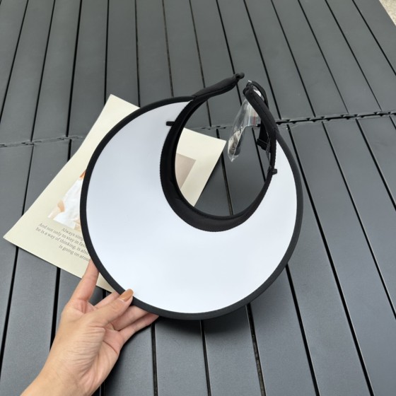 CHANEL empty top hat