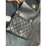 𝗖𝗛𝗔𝗡𝗘𝗟✦ 23p Letter Chain Mouth Flap Bag Genuine Leather