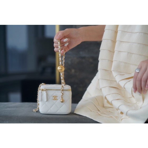 𝗖𝗛𝗔𝗡𝗘𝗟✦Metal ball series 𝒎𝒊𝒏𝒊𝒊 Box bag