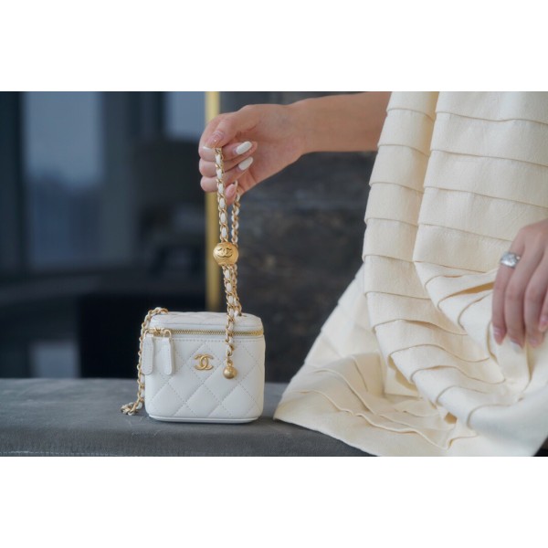 𝗖𝗛𝗔𝗡𝗘𝗟✦Metal ball series 𝒎𝒊𝒏𝒊𝒊 Box bag