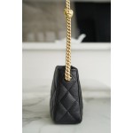 𝗖𝗛𝗔𝗡𝗘𝗟✦ 23P Spring Summer New Love adjustable buckle HoBo bag