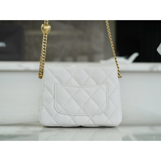 𝗖𝗛𝗔𝗡𝗘𝗟✦ 23P Spring Summer New Love Adjustable Buckle HoBo Bag White