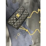 𝗖𝗛𝗔𝗡𝗘𝗟✦ 𝗖𝗹𝗮 𝘀𝘀𝗶𝗰 𝗙𝗹𝗮𝗽 23S Camellia Adjustment Buckle Large Mini Black Gold