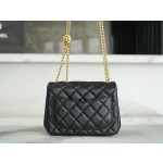 𝗖𝗛𝗔𝗡𝗘𝗟✦ 𝗖𝗹𝗮𝘀𝘀𝗶𝗰 𝗙𝗹𝗮𝗽 23S Camellia Adjustment Buckle Square Fat Black Gold