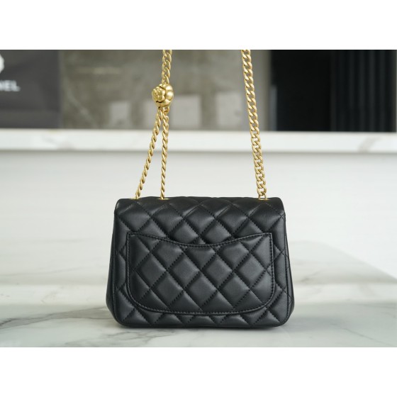 𝗖𝗛𝗔𝗡𝗘𝗟✦ 𝗖𝗹𝗮𝘀𝘀𝗶𝗰 𝗙𝗹𝗮𝗽 23S Camellia Adjustment Buckle Square Fat Black Gold