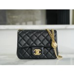 𝗖𝗛𝗔𝗡𝗘𝗟✦ 𝗖𝗹𝗮𝘀𝘀𝗶𝗰 𝗙𝗹𝗮𝗽 23S Camellia Adjustment Buckle Square Fat Black Gold