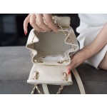 𝗖𝗛𝗔𝗘𝗡𝗟✦ 22𝗖 𝗗𝘂𝗺𝗮 duffel bag 🤍 milkshake white