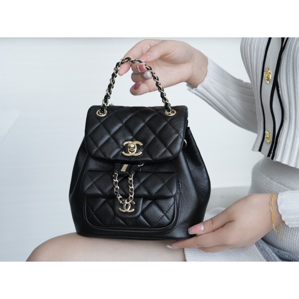 𝗖𝗛𝗔𝗘𝗡𝗟✦ New 𝐃𝐮𝐦𝐚 shoulder bag black