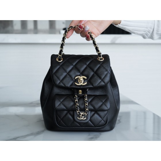 𝗖𝗛𝗔𝗘𝗡𝗟✦ New 𝐃𝐮𝐦𝐚 shoulder bag black
