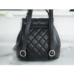 𝗖𝗛𝗔𝗘𝗡𝗟 22 new 𝐃𝐮𝐦𝐚 shoulder bag sheepskin black